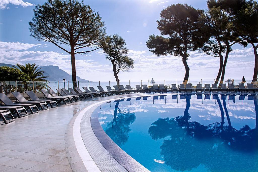 Hotel Vacances Bleues Delcloy Сен-Жан-Кап-Ферра Экстерьер фото